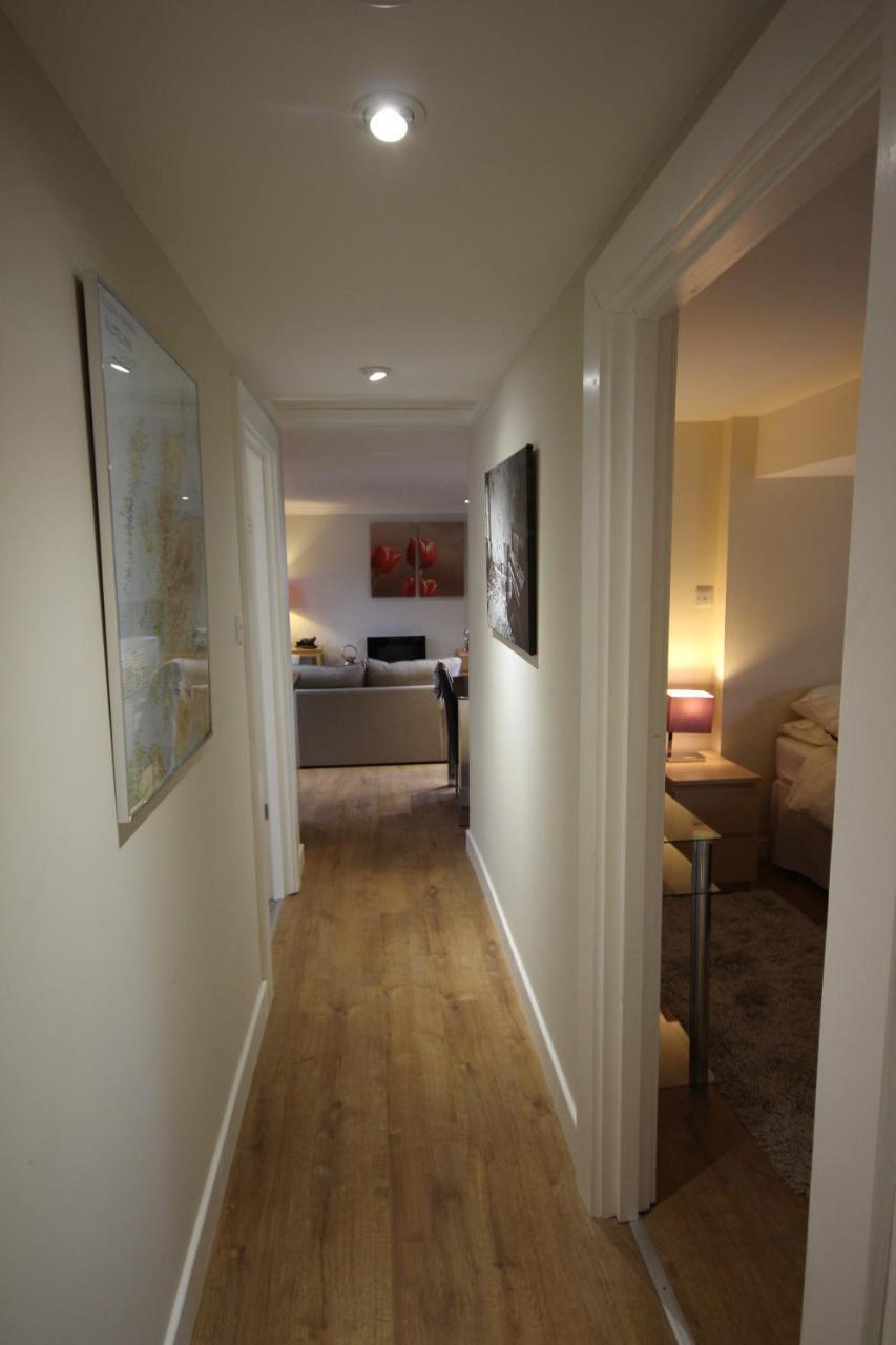 Easter Arr Courtyard Apartment Неърн Екстериор снимка
